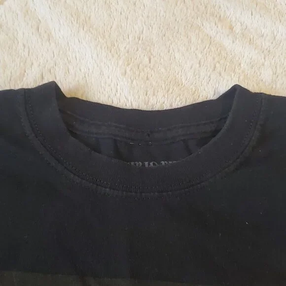 Ariana Grande Official World Tour Merch Side Photo Black T-Shirt Size Medium - Picture 6 of 10